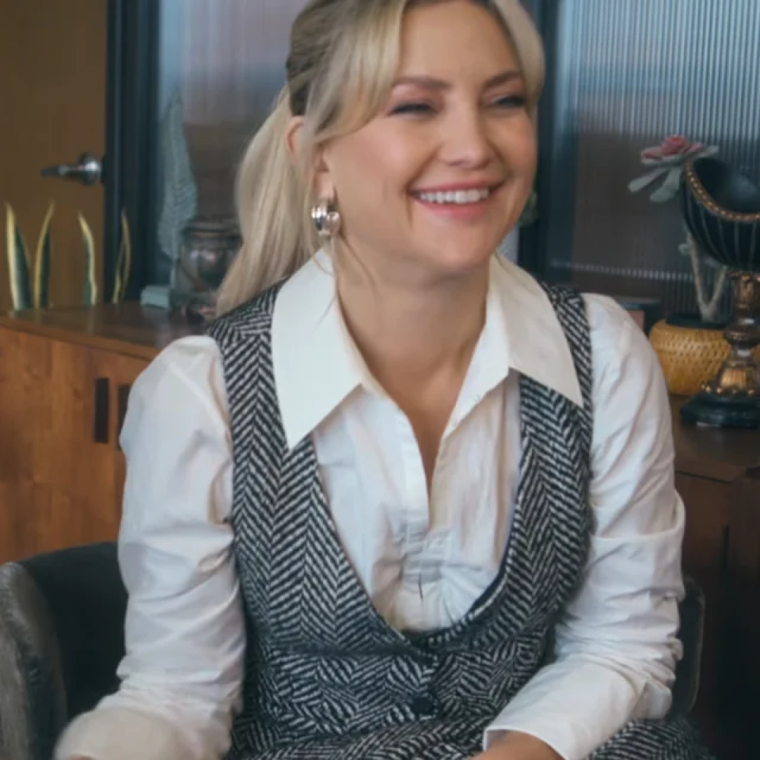 Kate Hudson in Statement Doune Hoops