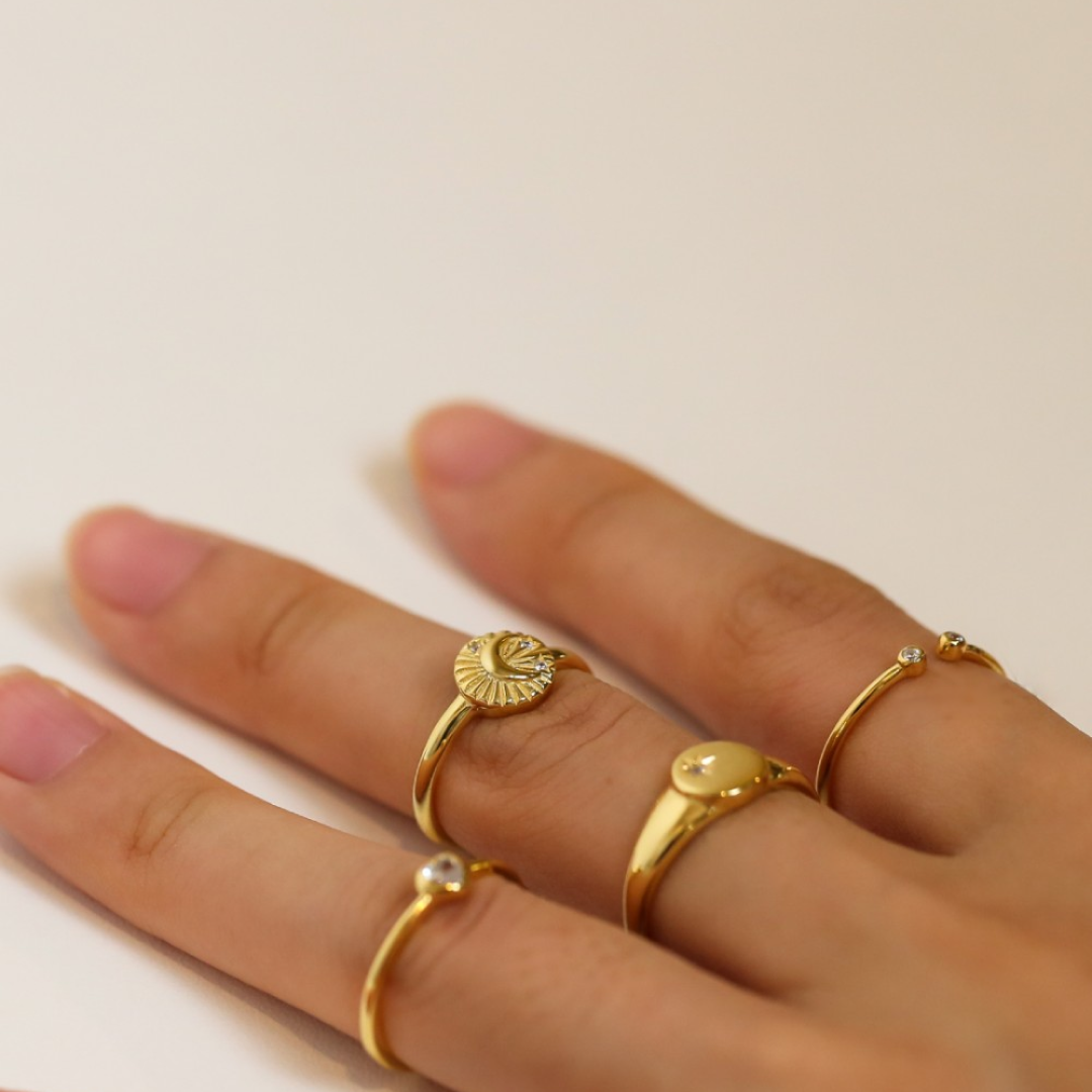 18K Gold Vermeil Venus Signet Ring