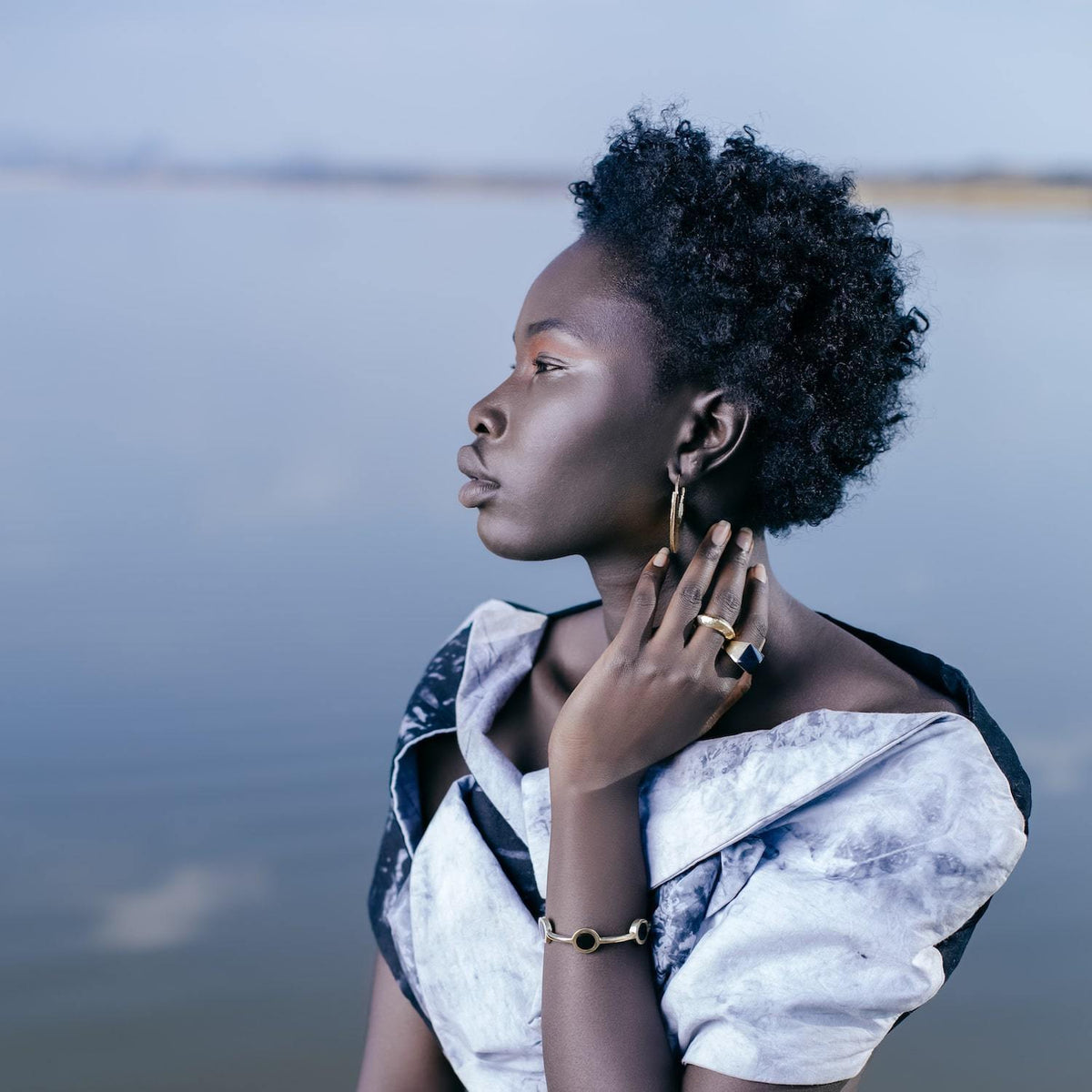 Aneko Brass And Horn Pyramid Ring - Tanzire