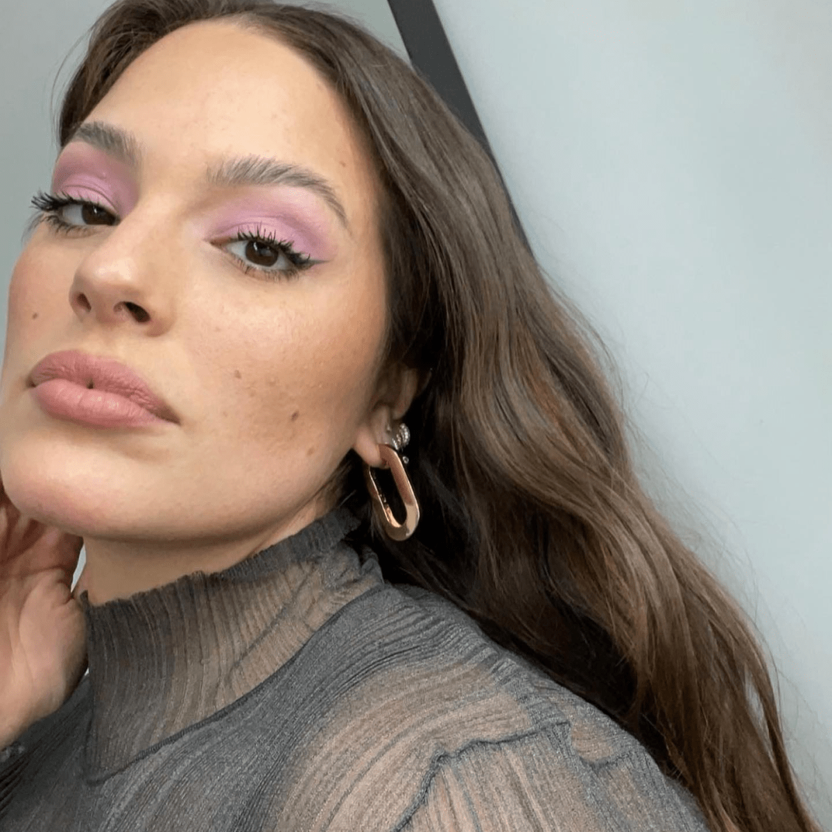 Ashley Graham in Mega U-links