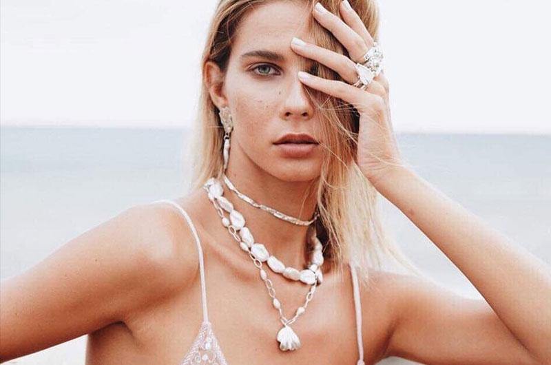 Things Nobody Told You About The Minimal Jewelry Trend - Tanzire