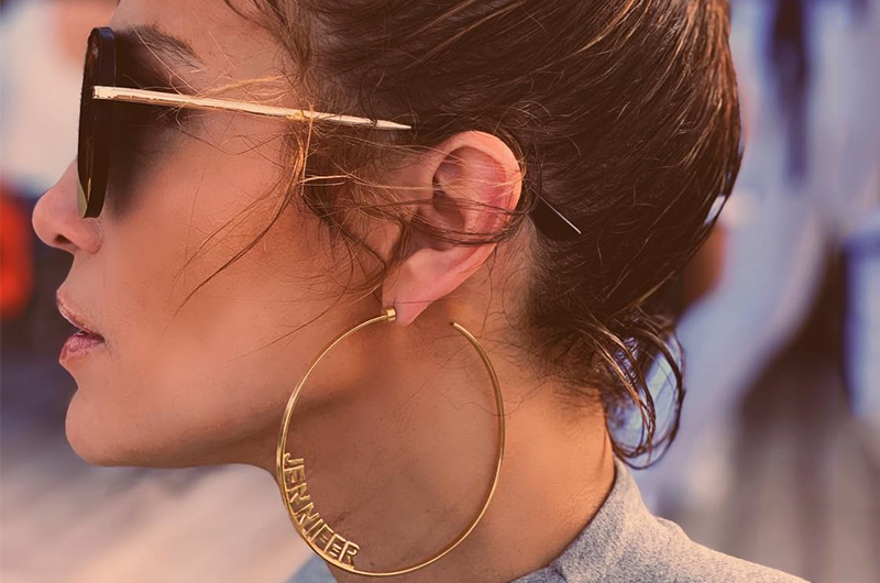 9 Jewelry Celebrity Styles That Jennifer Aniston, JLo, Priyanka Chopra Were Obsessed With in 2019 - Tanzire