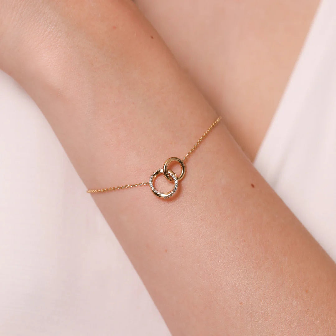 Entwined Orbit Chain Bracelet