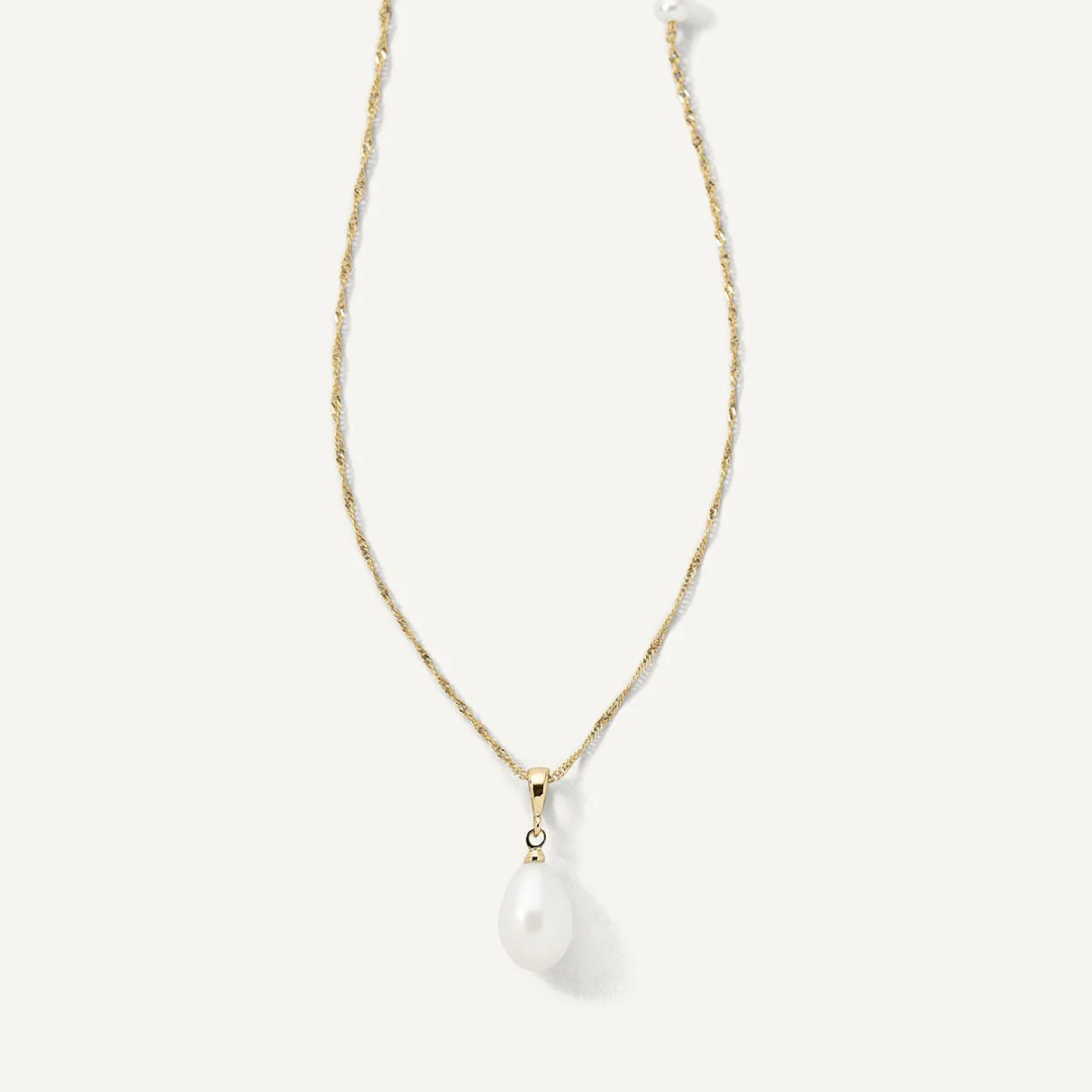 Minimalist Cora Pearl Pendant Necklace