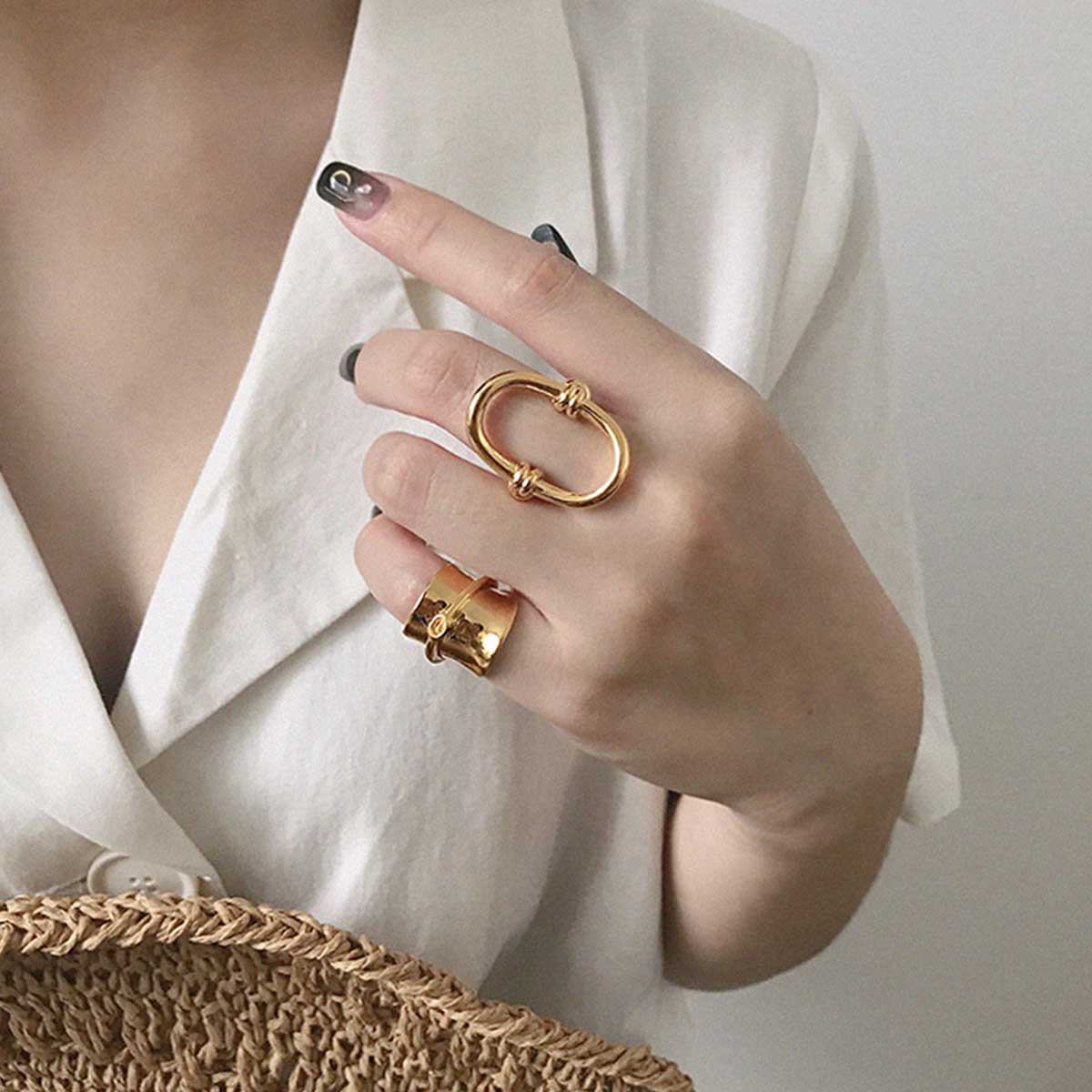 Open Oval Ring in 18K Gold