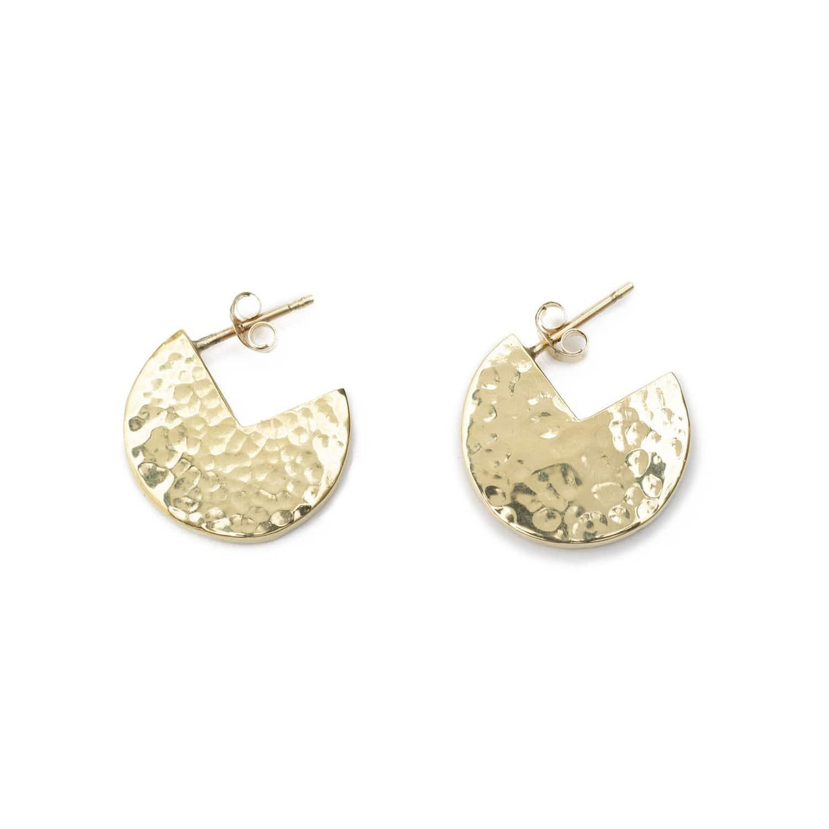 Hammered textured discs stud earrings plated with gold crafted in brass for everyday wear